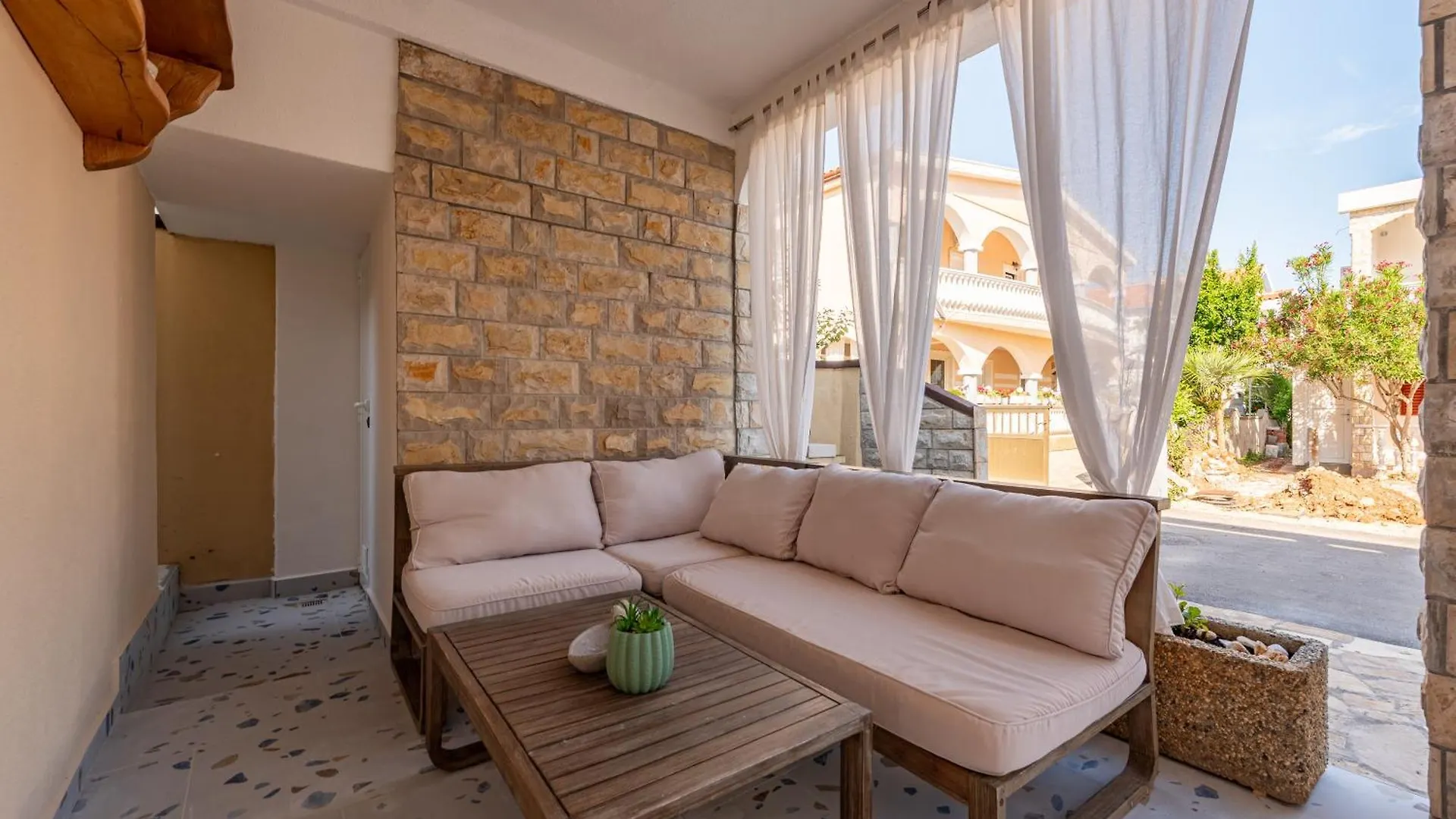 Apartment Villa Karmen - Poolhouse - Private Oasis 8 Vir