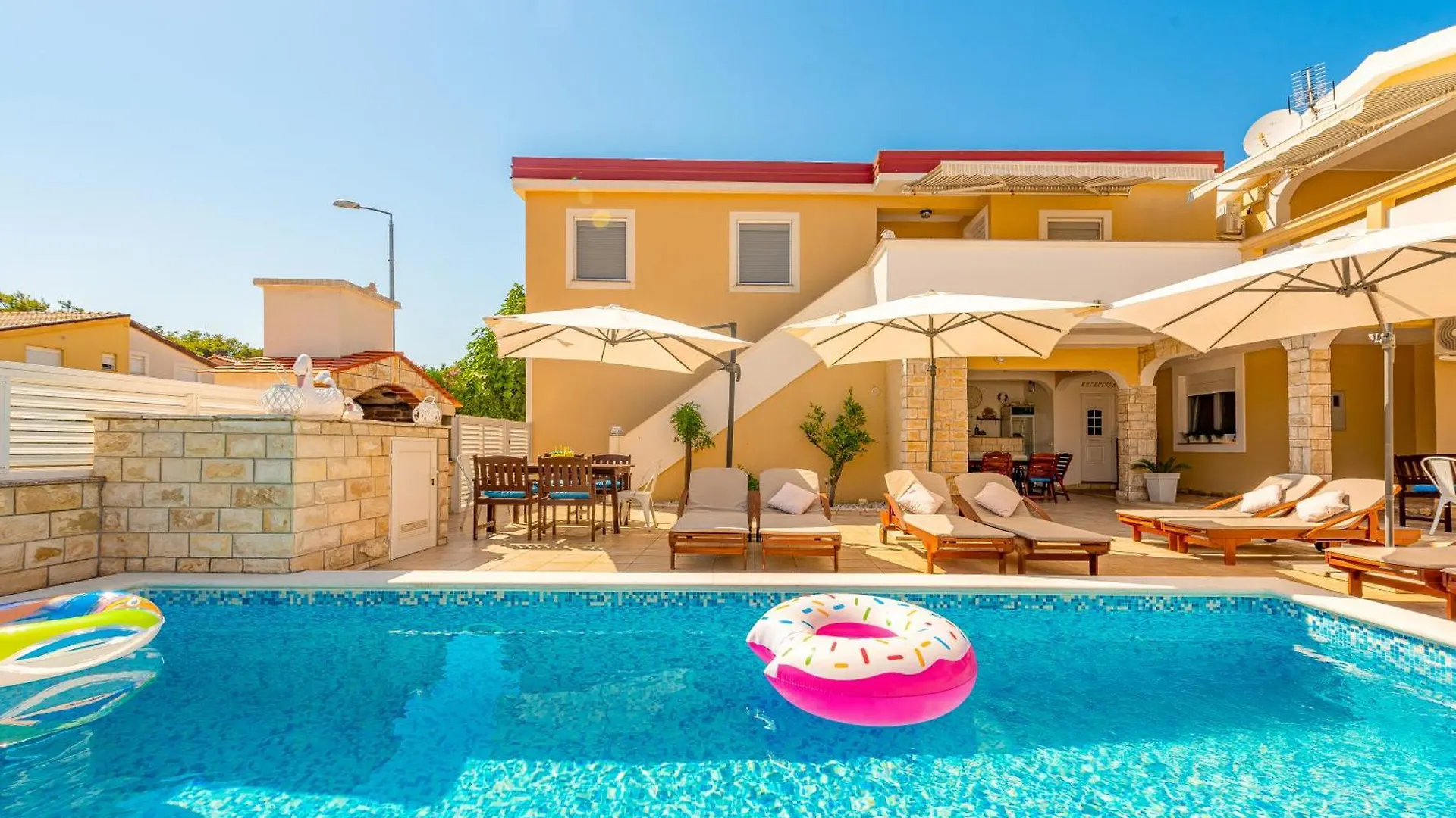 Villa Karmen - Poolhouse - Private Oasis 8 Vir