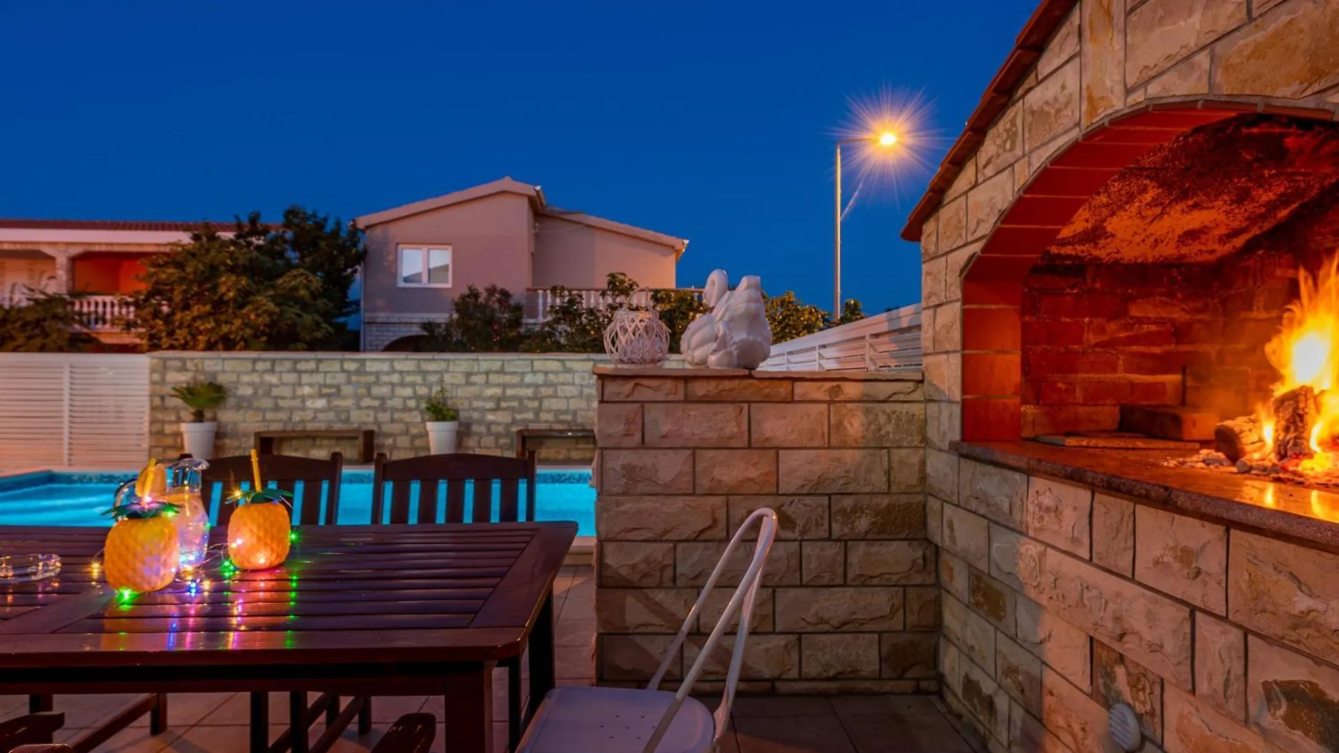Apartment Villa Karmen - Poolhouse - Private Oasis 8 Vir