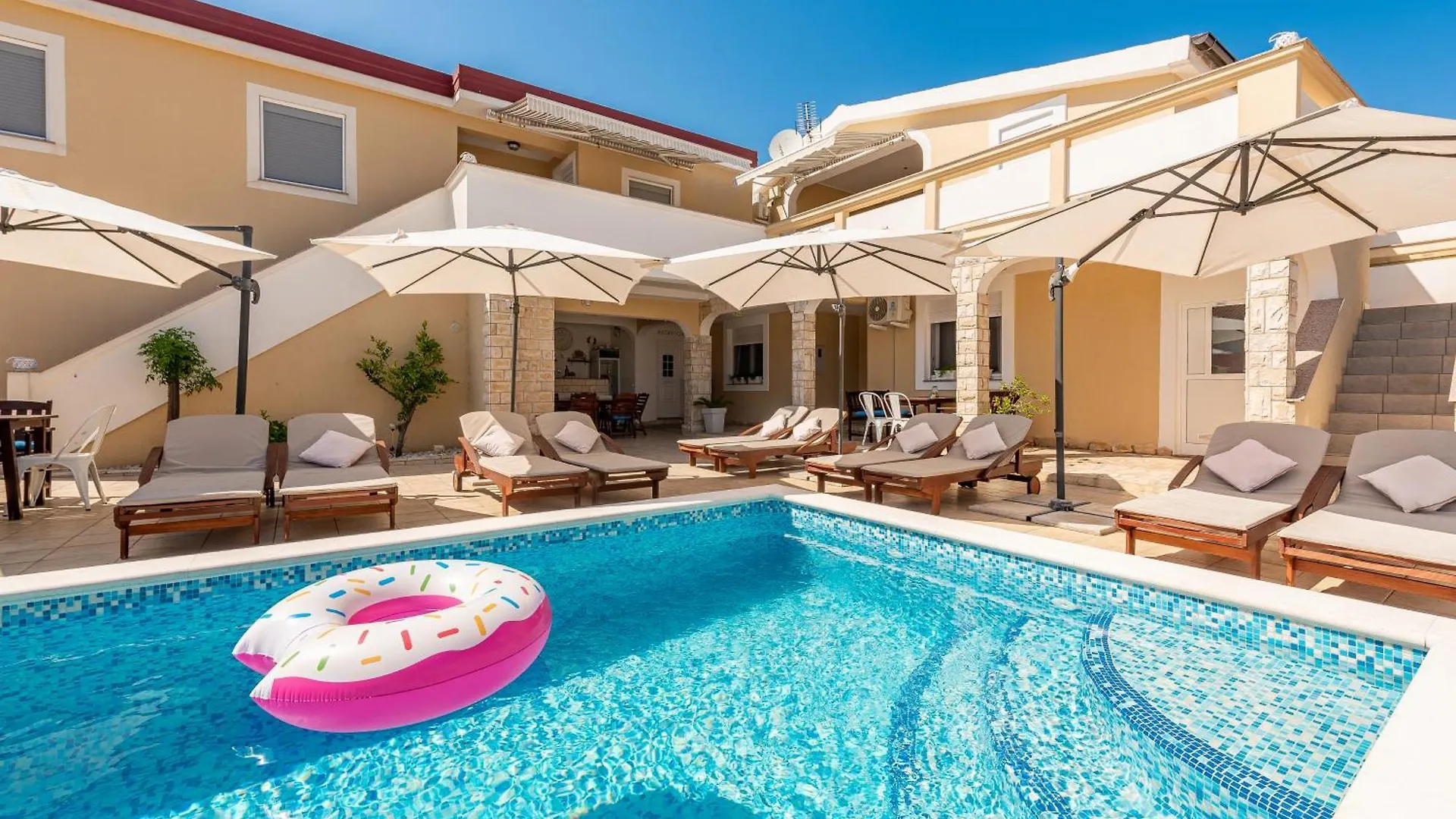 Villa Karmen - Poolhouse - Private Oasis 8 Vir
