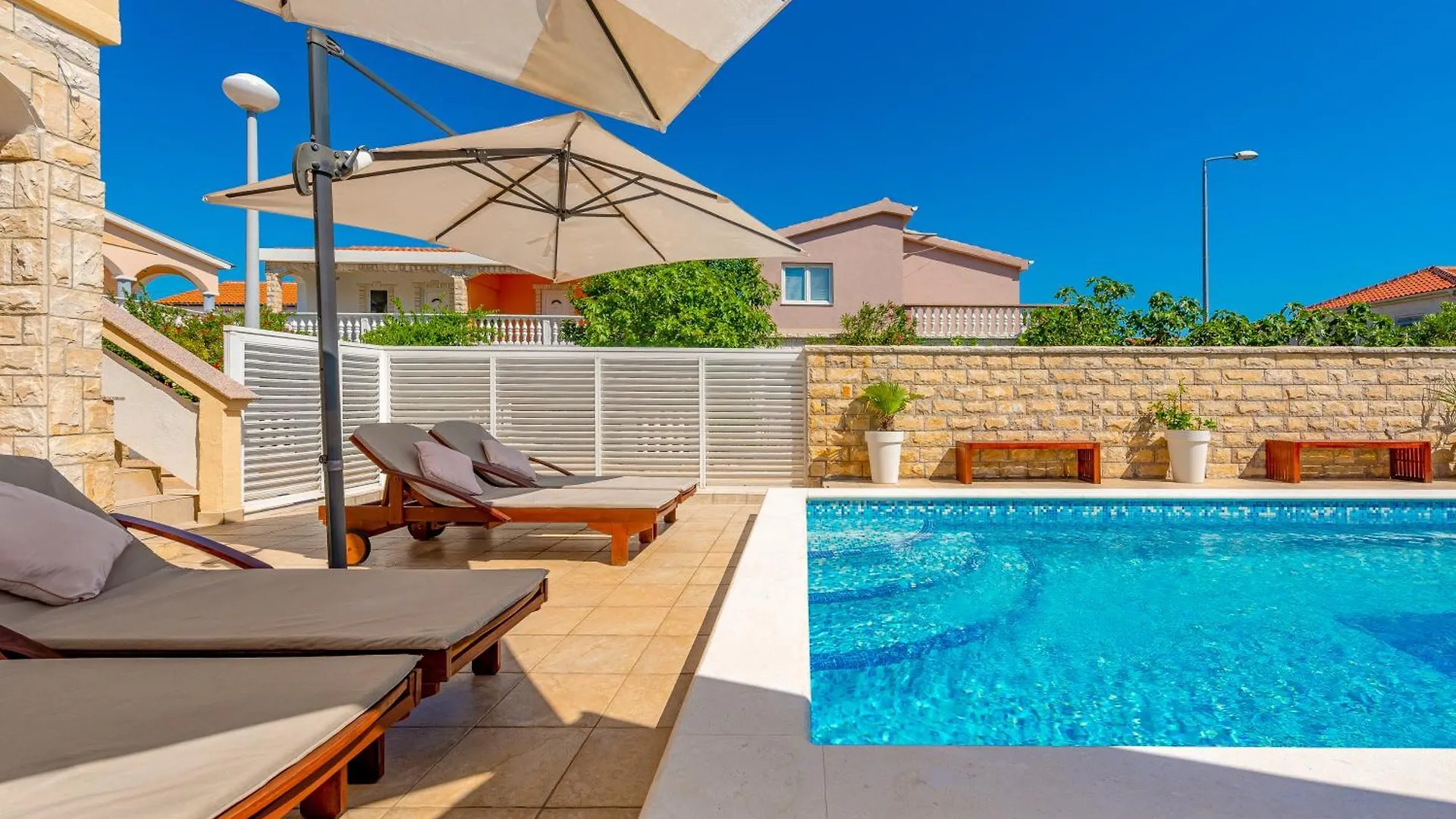 Apartment Villa Karmen - Poolhouse - Private Oasis 8 Vir